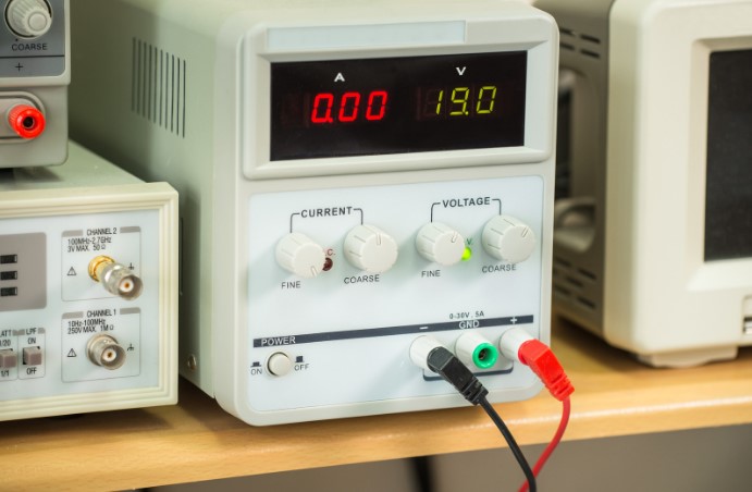 регульований блок живлення